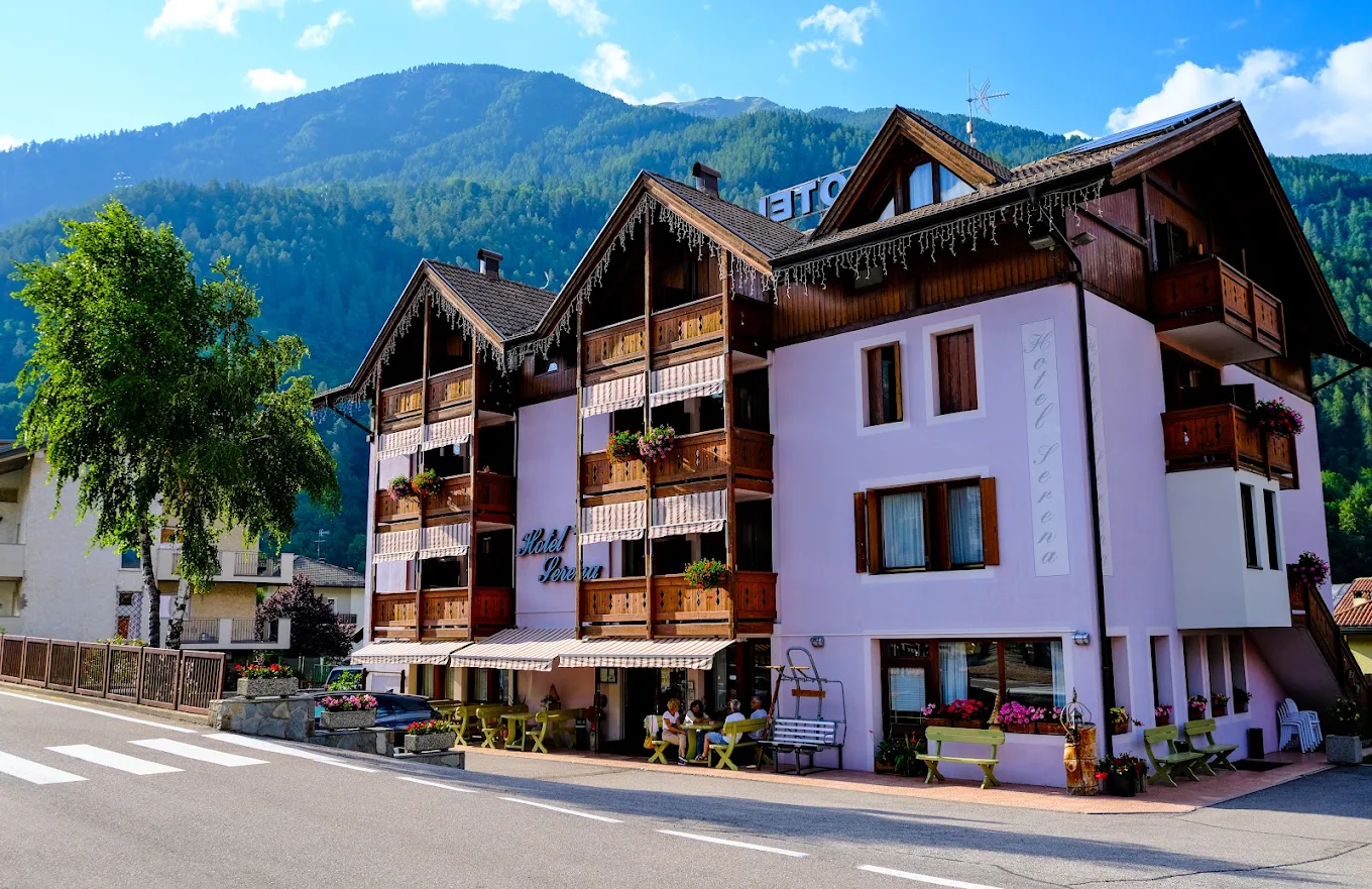 HOTEL SERENA